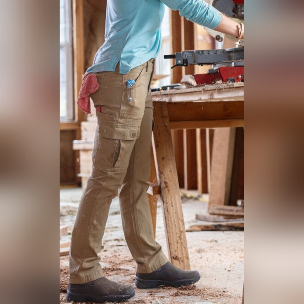 Duluth Trading Co Brown Cargo Pants